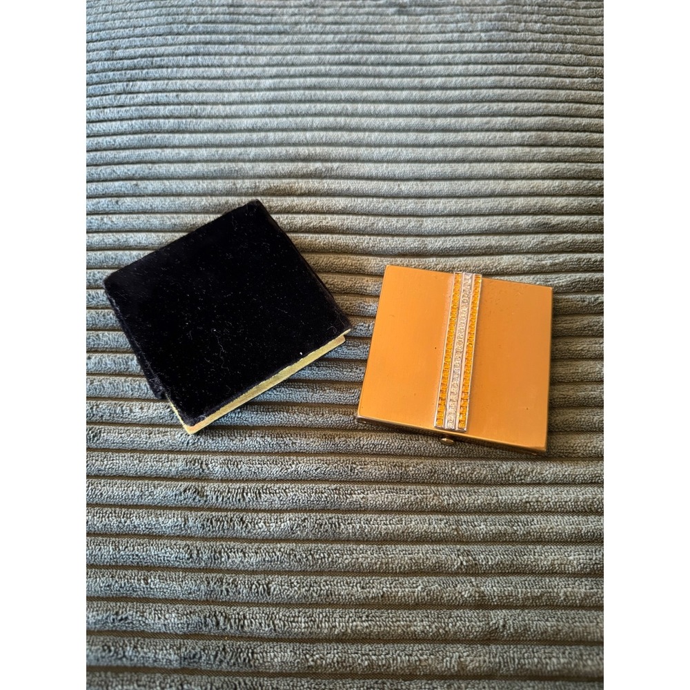 Vintage Wadsworth Gold‎ Tone Powder Compact with Rhinestone Accent Made in USA